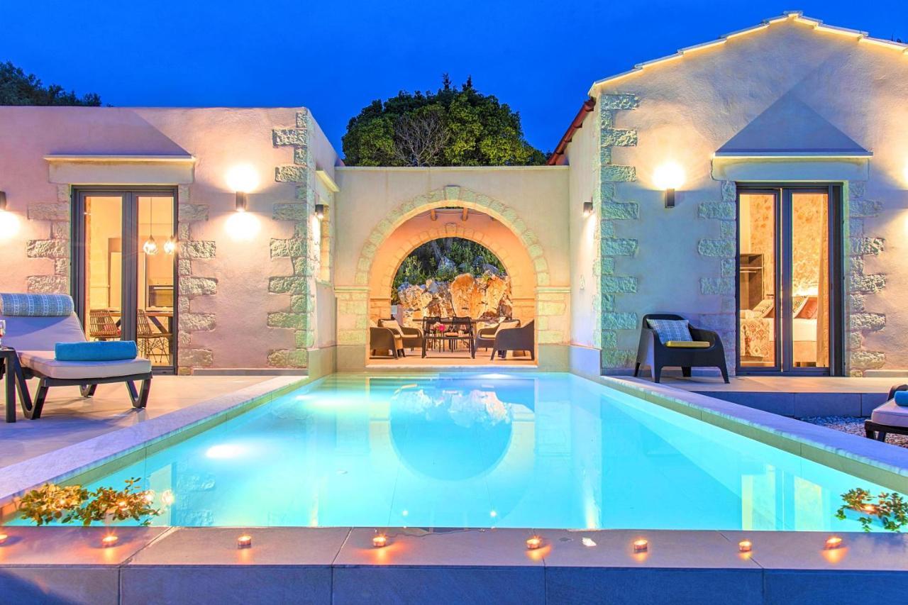 Villa Vardis Heated Pool Vríszesz Kültér fotó