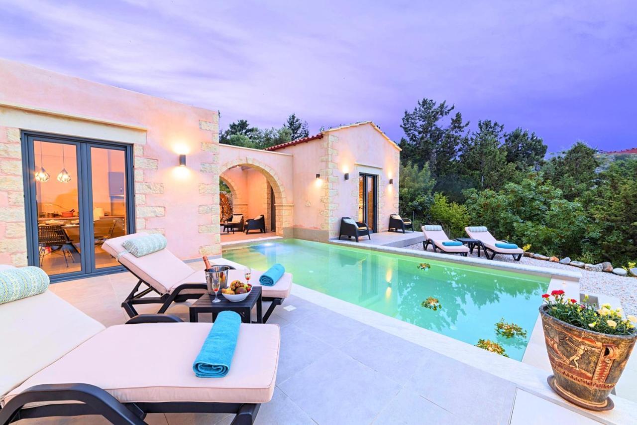 Villa Vardis Heated Pool Vríszesz Kültér fotó